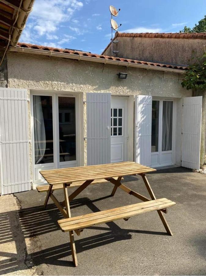 Gite Le Verger Soulignonne Exteriér fotografie